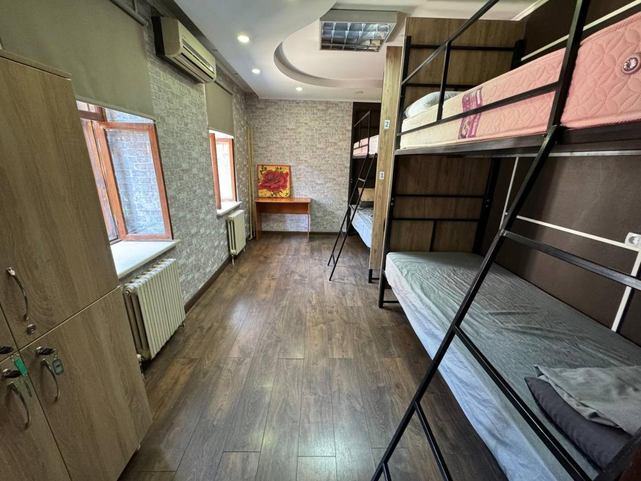 Friends Hostel Κισινάου Εξωτερικό φωτογραφία